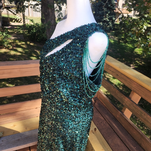 ‼️SOLD‼️Green Sequin Gown by FASHION NOVA - GORGEOUS!! - Picture 8 of 12